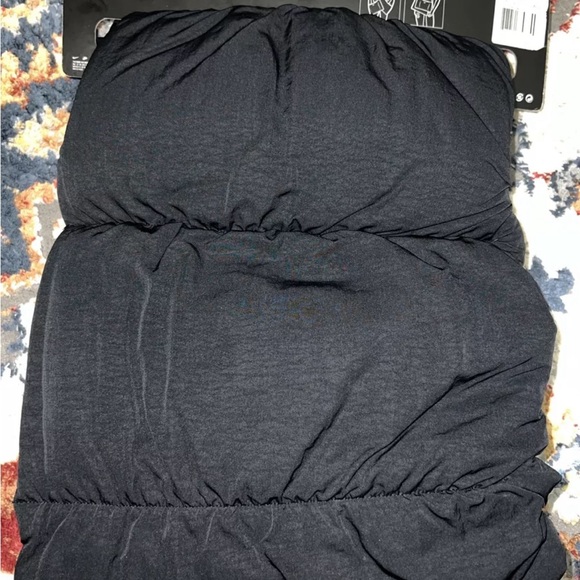 Nike Tech Pack Quilted Wrap Therma-FIT Scarf - Picture 2 of 4